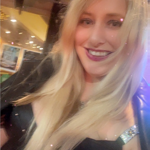 Meet your Posher, Molly - Picture 1 of 5